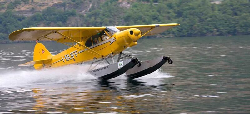 Lake Como floatplane