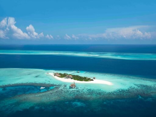 Four Seasons Private Island Maldives at Voavah