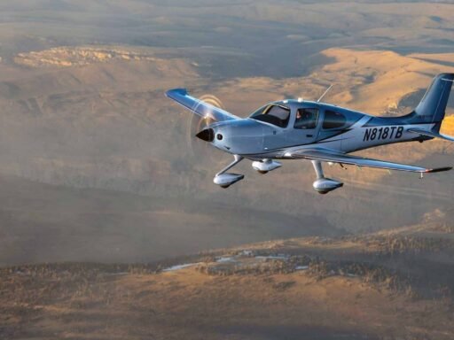 Cirrus SR 2022MY