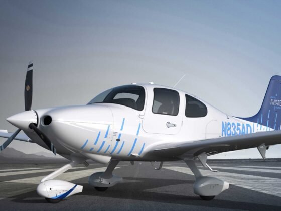 Cirrus TRAC SR20 United Aviate