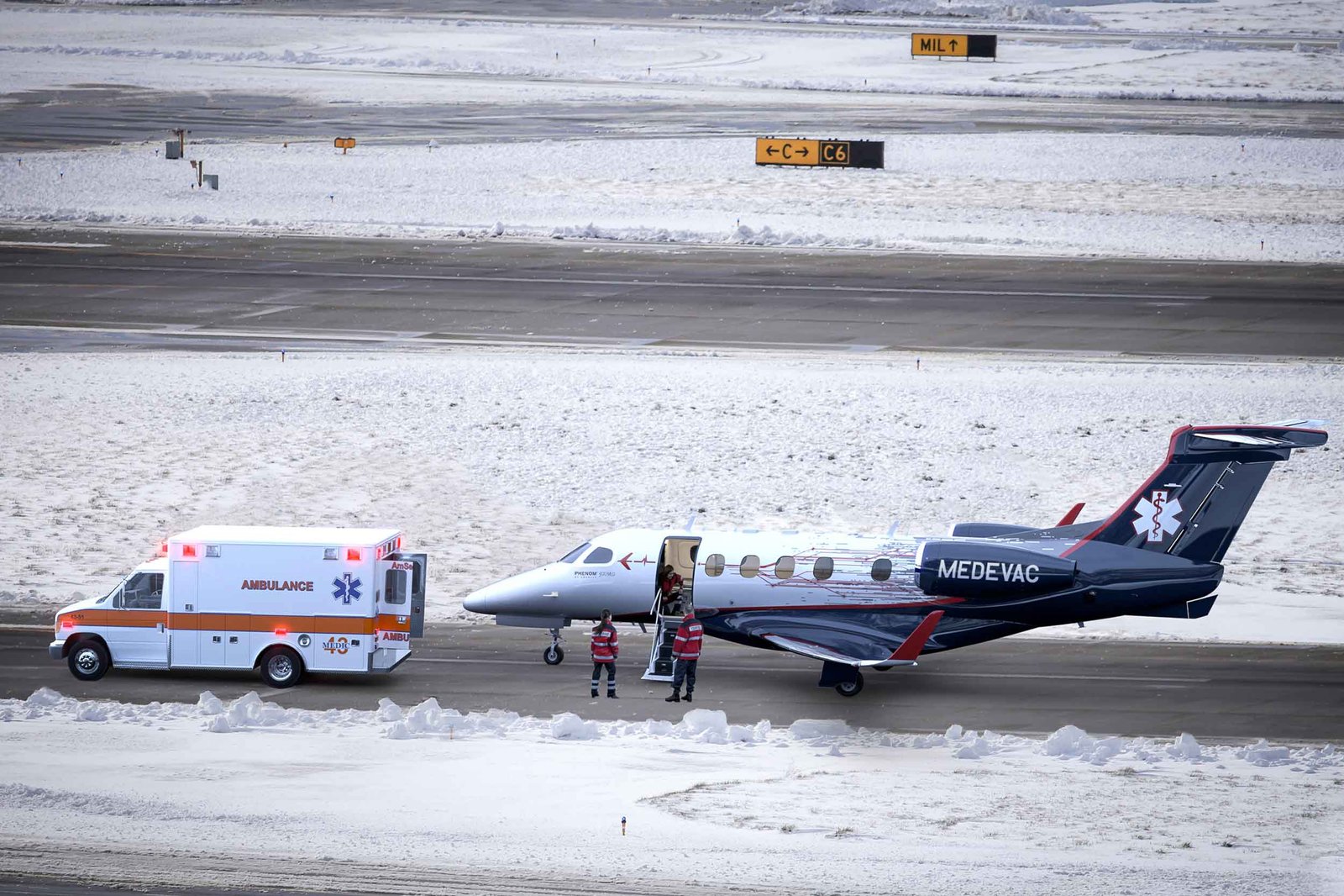 Embraer Phenom 300MED