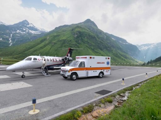 Embraer Phenom 300MED