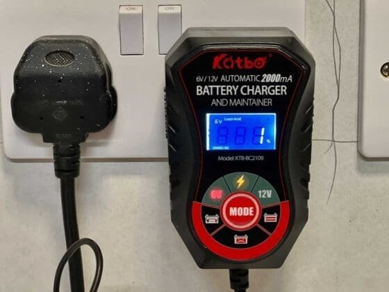 Katbo 6v/12v battery charger