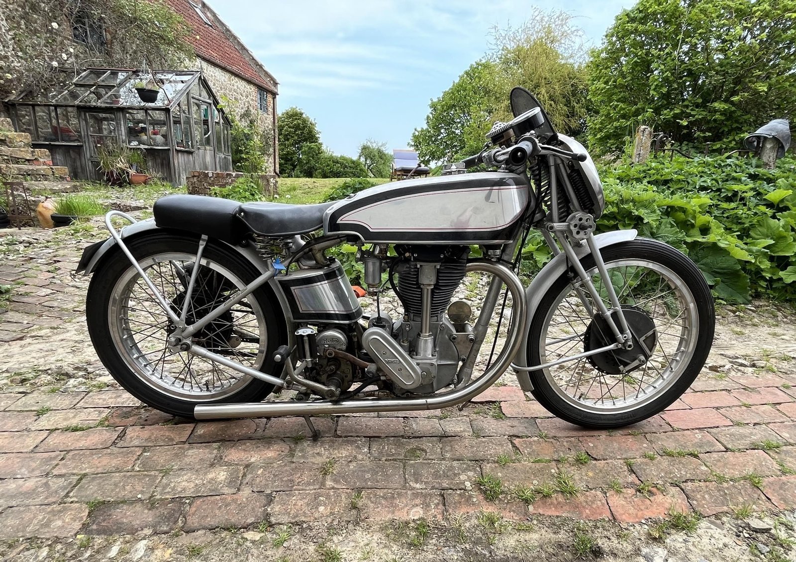 1934 Norton International Model 30 £10,000-12,000