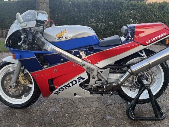1988 Honda VFR750R RC30