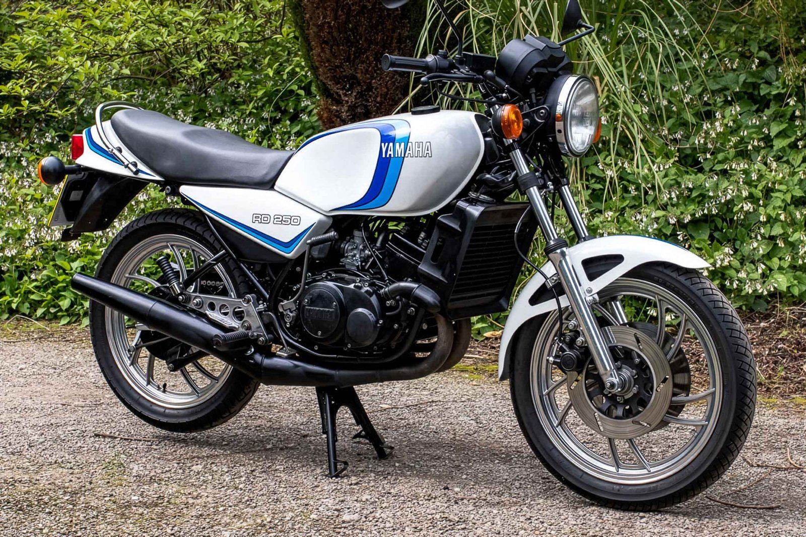 Yamaha RD250LC