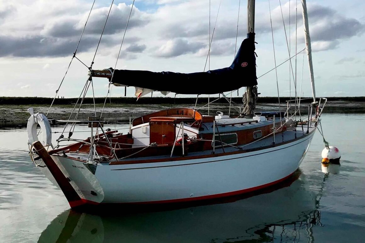Holman Sterling 28